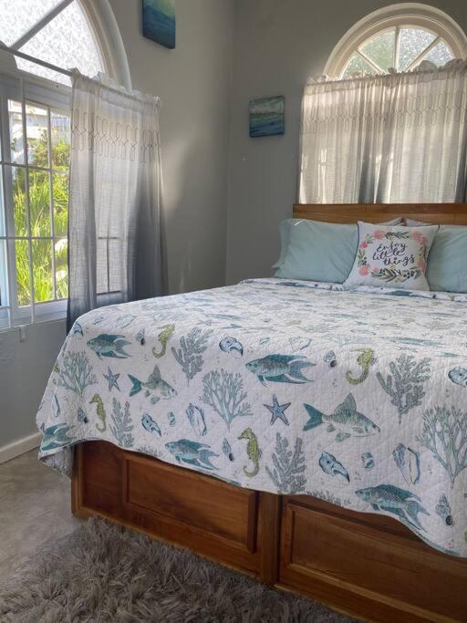 Coastal Beauty - Beautiful Penthouse Condo In Ocho Rios Exterior photo