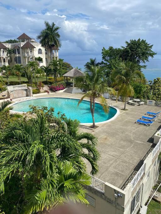 Coastal Beauty - Beautiful Penthouse Condo In Ocho Rios Exterior photo