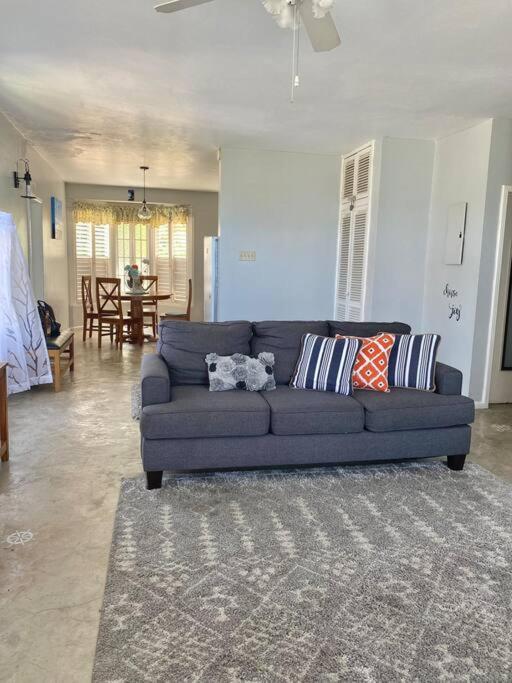 Coastal Beauty - Beautiful Penthouse Condo In Ocho Rios Exterior photo