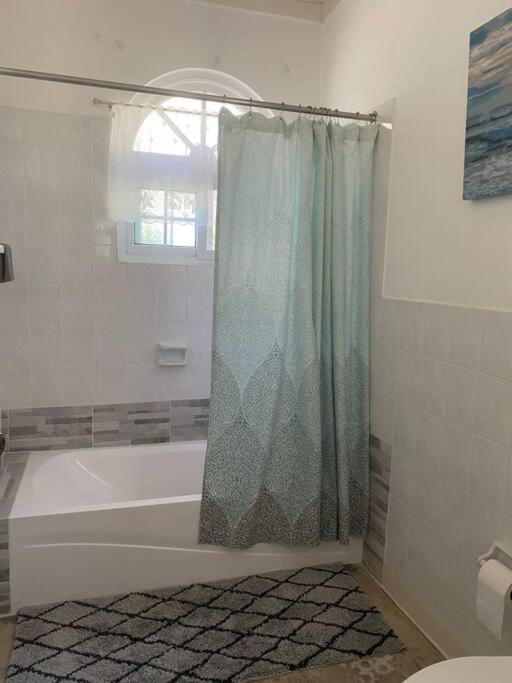 Coastal Beauty - Beautiful Penthouse Condo In Ocho Rios Exterior photo