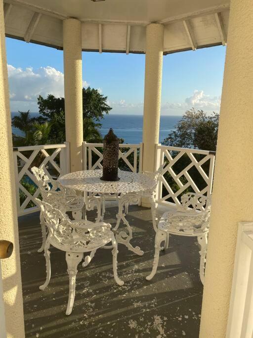 Coastal Beauty - Beautiful Penthouse Condo In Ocho Rios Exterior photo